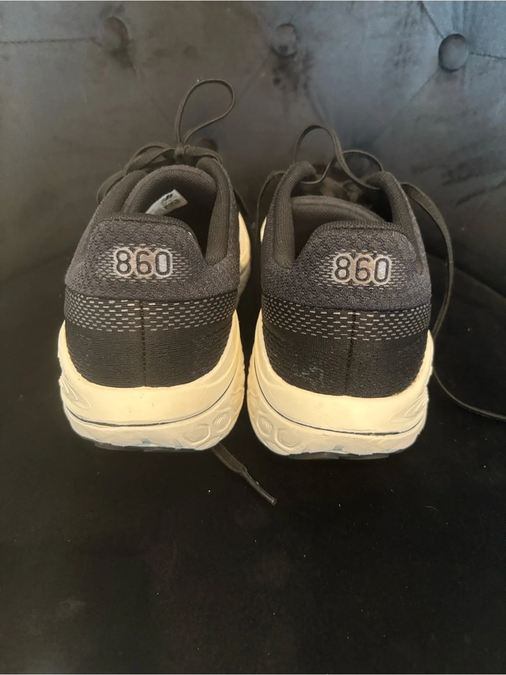 New Balance Men's 860 Black and White Athletic Running Shoes